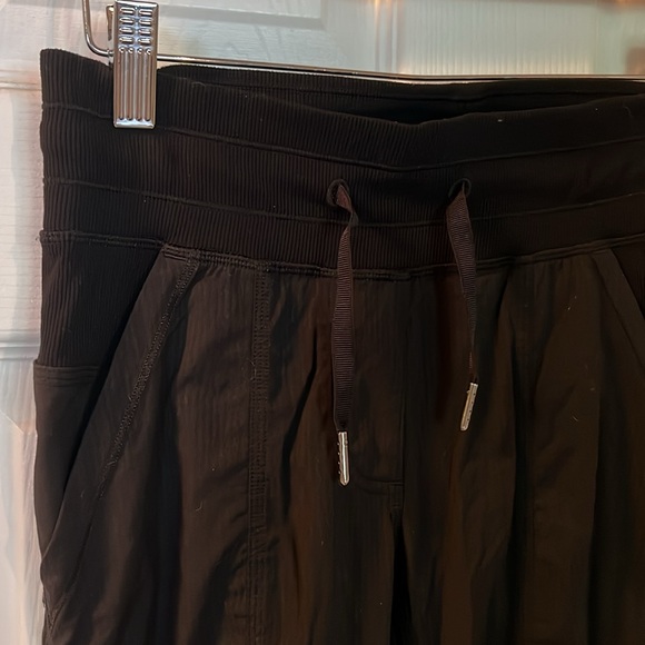 Lululemon studio jogger size 4 - Picture 4 of 5